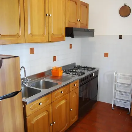 No,5 * Cecina (Livorno)
