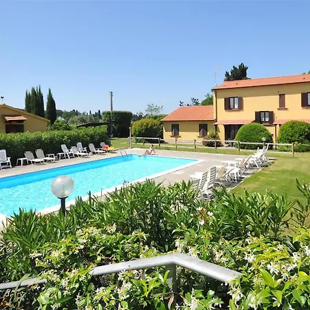 No,5 Apartment Cecina (Livorno)